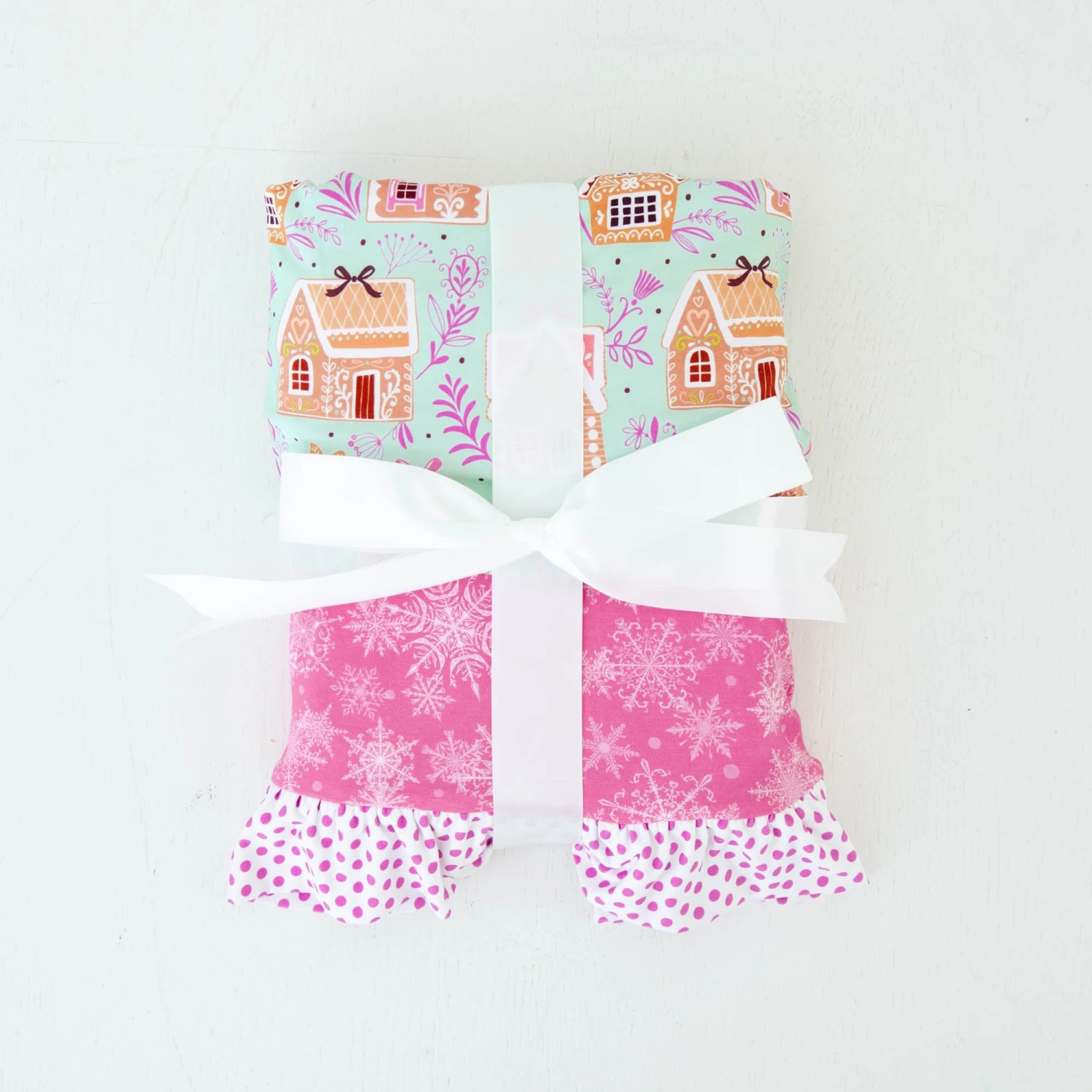 Baking Spirits Bright Ruffle Reversible Blanket 5 Baking Spirits Bright Ruffle Reversible Blanket - Image 3