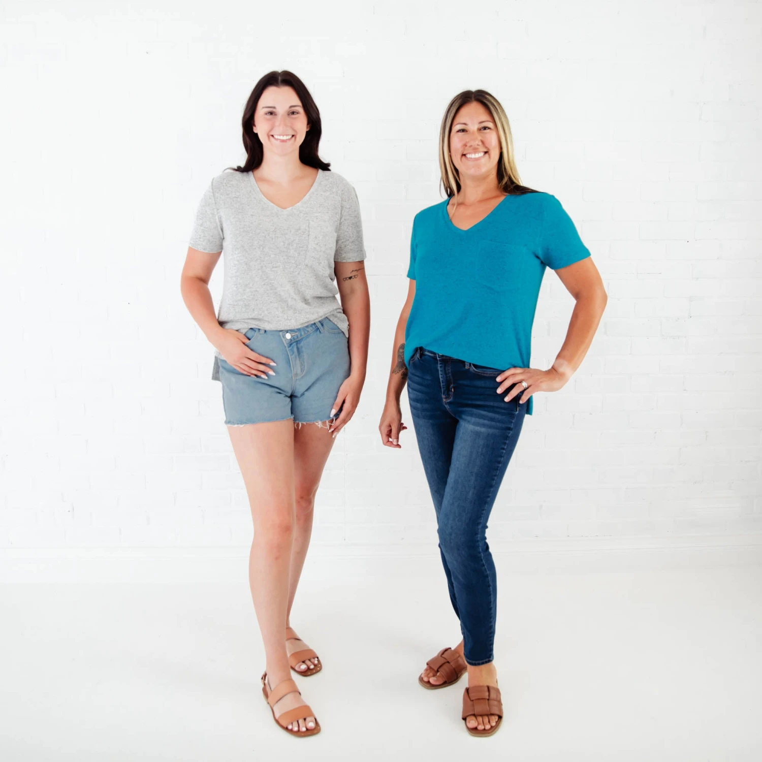 Lush Signature Blend V-Neck 2 Pack - Sandstone & Maxi Teal 8 Lush Signature Blend V-Neck 2 Pack - Sandstone & Maxi Teal - Image 6