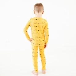 Bumble And Kind Two Piece Pajamas Set 10 Bumble And Kind Two Piece Pajamas Set -DREAMIERE Store bumbleandkindlongsleevetwopiecejamms 2