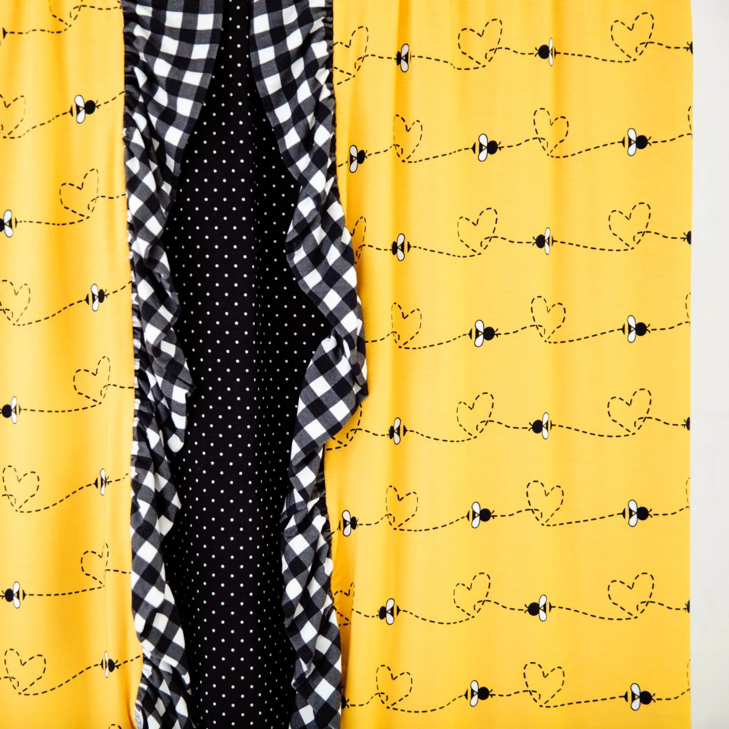 Bumble And Kind Ruffle Reversible Blanket 5 Bumble And Kind Ruffle Reversible Blanket - Image 3