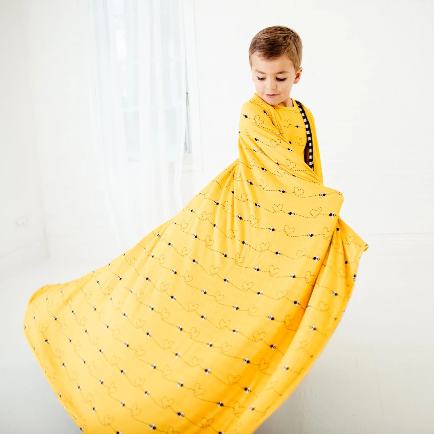 Bumble And Kind Reversible Blanket 5 Bumble And Kind Reversible Blanket - Image 3