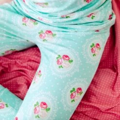 Ring Around The Roses Two Piece Pajamas Set -DREAMIERE Store floralframetwopiecejamms 16