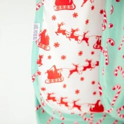 Candy Cane Lane Reversible Blanket - Mint 10 Candy Cane Lane Reversible Blanket - Mint -DREAMIERE Store greencandycanesreversibleblanket 3