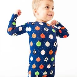 Holiday Hustle Two Piece Pajamas Set 9 Holiday Hustle Two Piece Pajamas Set -DREAMIERE Store holidayhustletwopiece 4