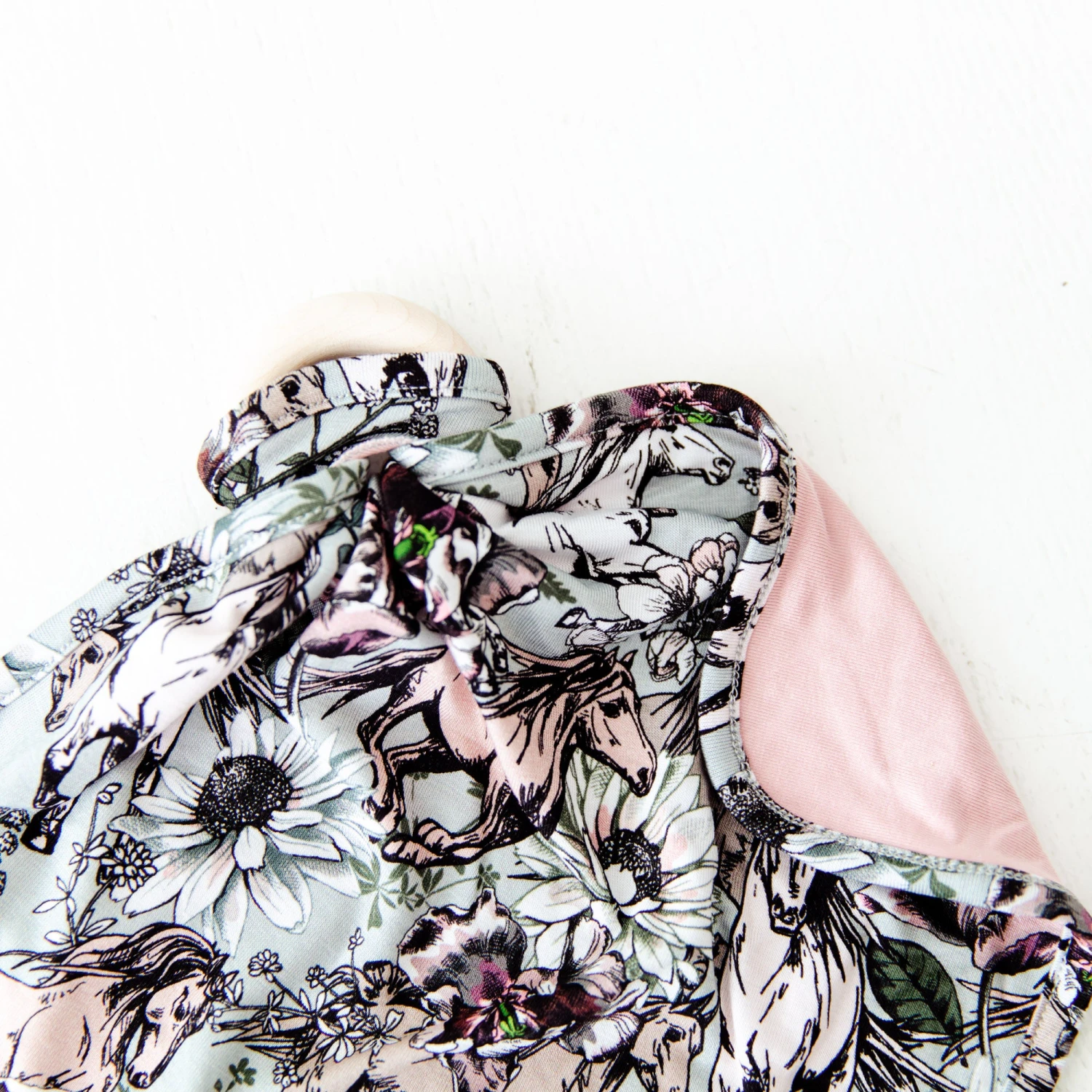 Hold Your Horses Lovey 4 Hold Your Horses Lovey - Image 2