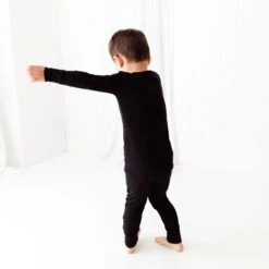 Onyx Two Piece Pajamas Set 11 Onyx Two Piece Pajamas Set -DREAMIERE Store onyxtwopiecejamms 6