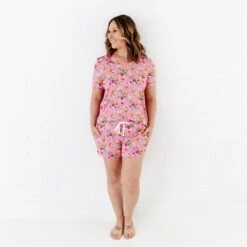 Flower Child Women's V-Neck And Shorts Set - Pink