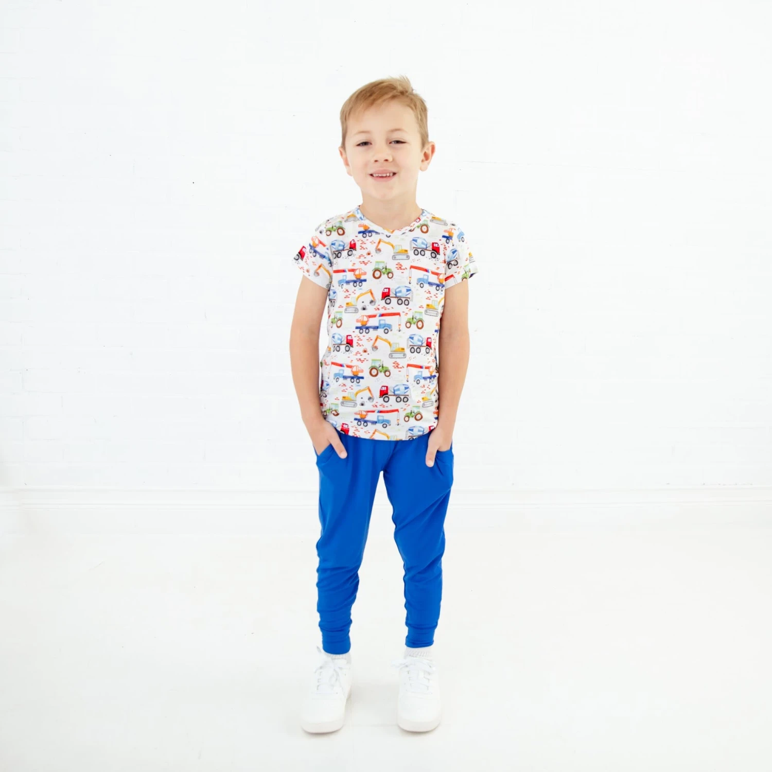 Diggin' Bedtime Basic Tee And Jogger Set 3 Diggin' Bedtime Basic Tee And Jogger Set