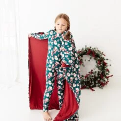 We Believe Two Piece Pajamas Set - Jolly Green 11 We Believe Two Piece Pajamas Set - Jolly Green -DREAMIERE Store webelievehuntergreentwopiecejamms 8